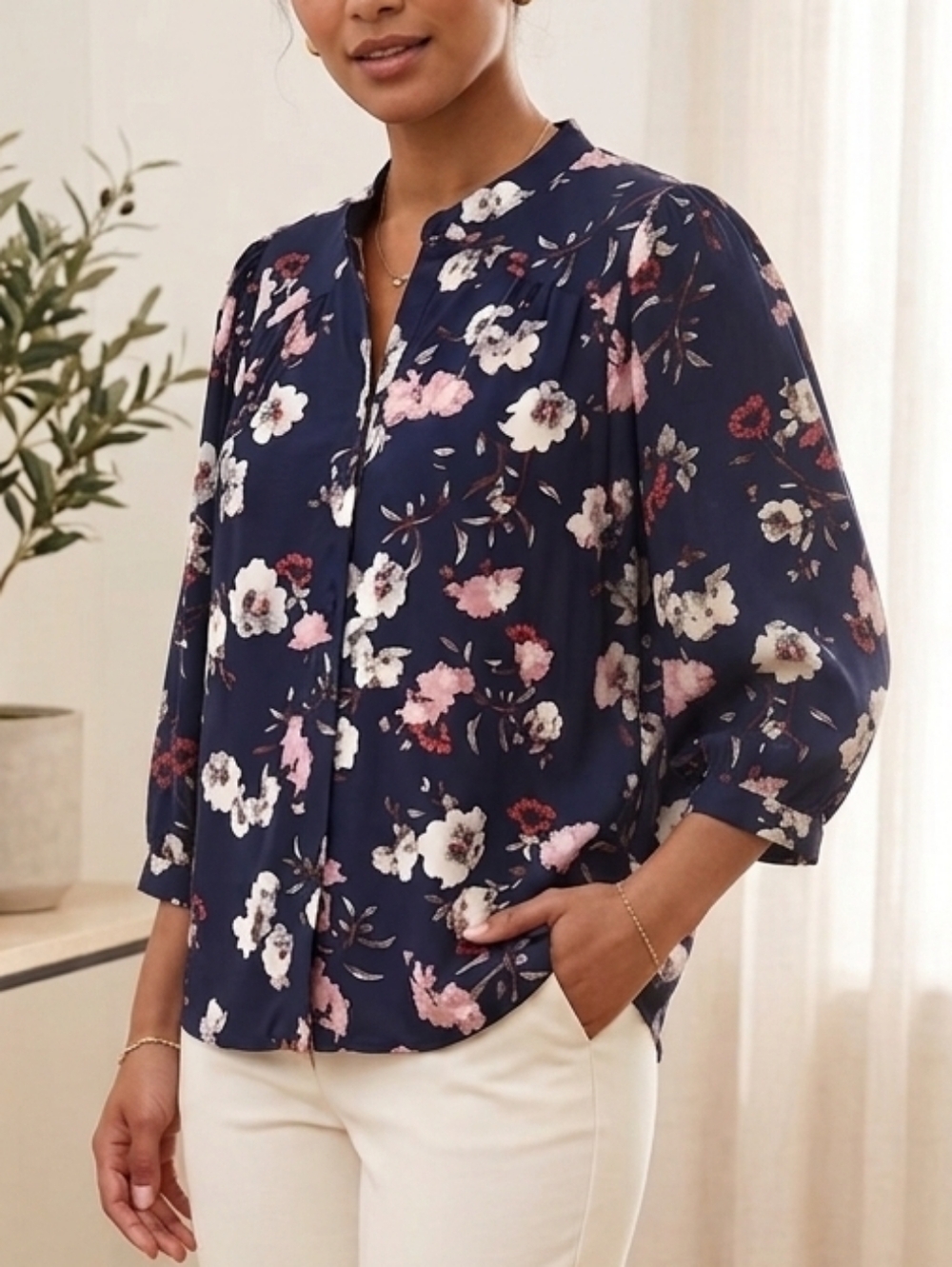 RW & CO Floral Blouse Blue Viscose 3/4 Wide Sleeves Size Medium Ptp 20"